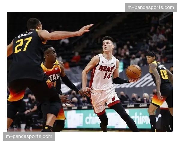 马刺少帅约翰逊承传波波哲学 精简战术至十套提升执行效率